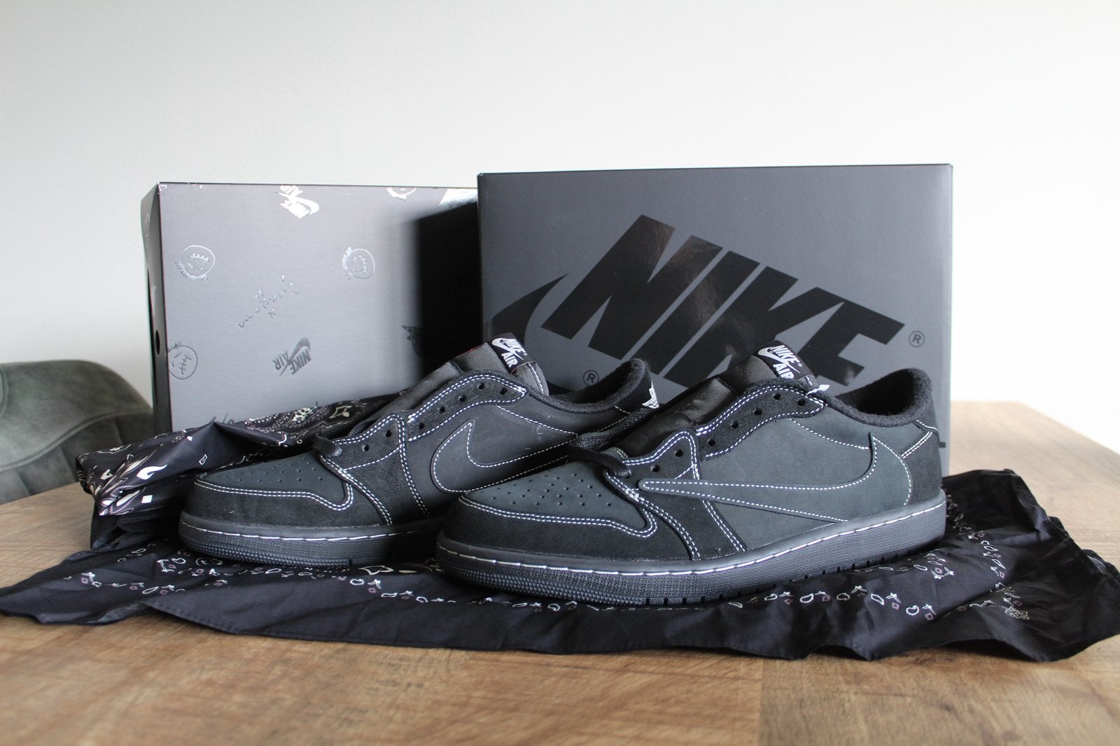 Travis scott black phantom us 12 eu46, Ophalen, Zo goed als nieuw, Zwart