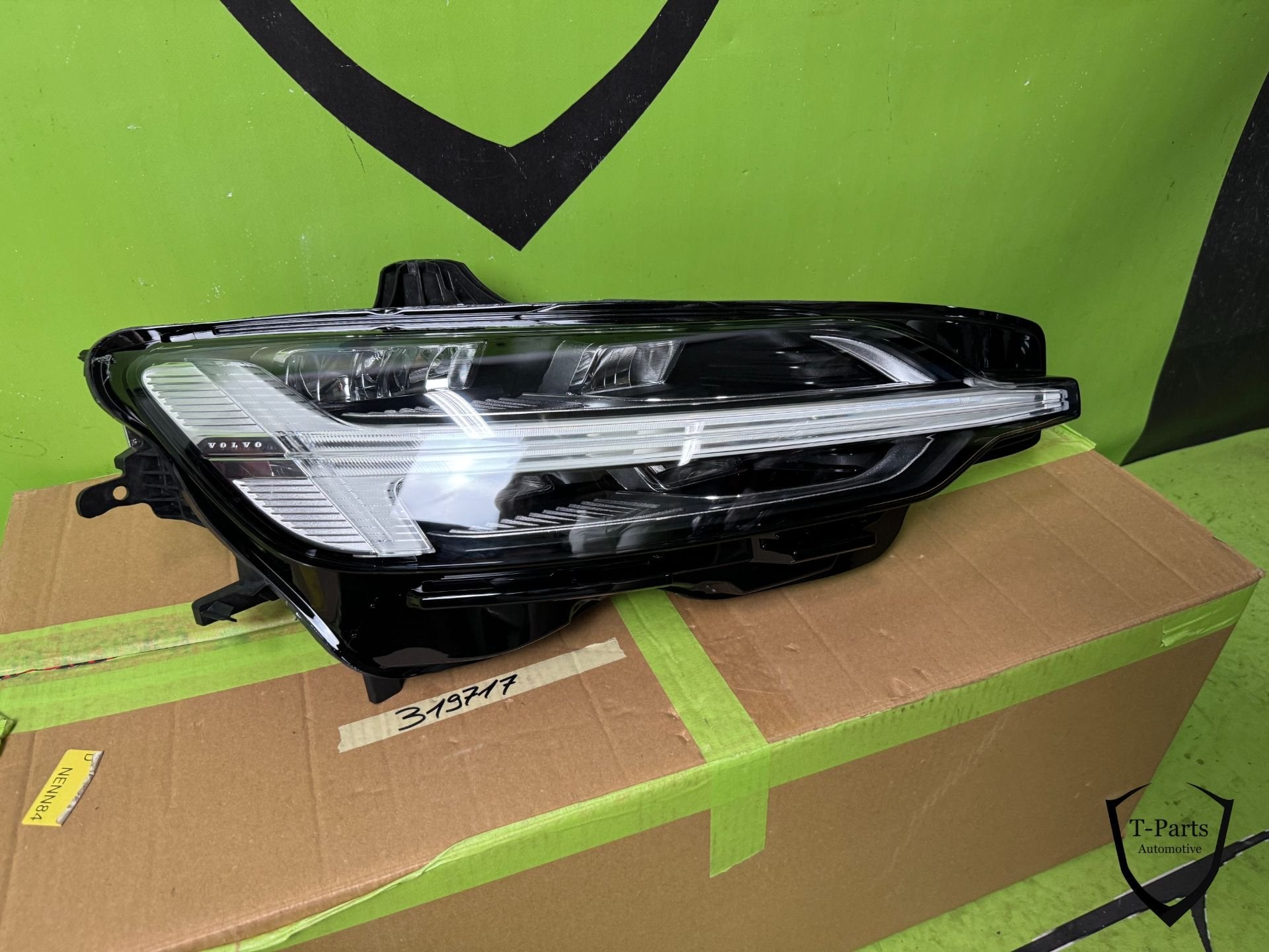 rechts koplamp VOLVO V60 S60 LED 32347007, Auto-onderdelen, Gebruikt, Gunnar Engellaus vag 8
405 31  Gothenburg, SE, Info@volvocars.com