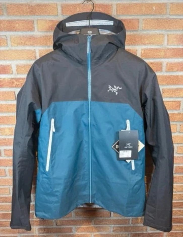 Arc'teryx Beta Jacket M Gore-Tex - Nieuw met labels, Ophalen of Verzenden, Nieuw, Maat 52/54 (L), Blauw