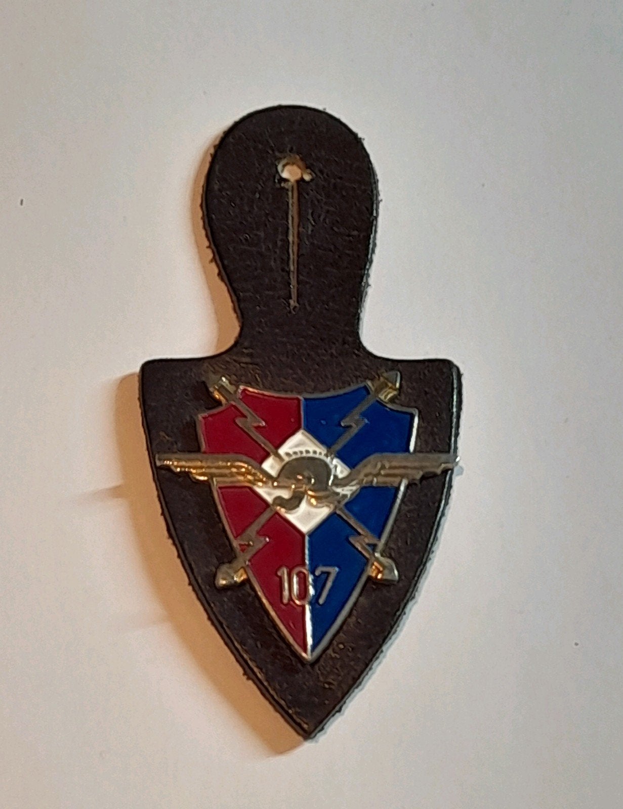 DT HANGER 107 VERBINDING BATALJON, Ophalen of Verzenden, Landmacht, Nederland, Embleem of Badge