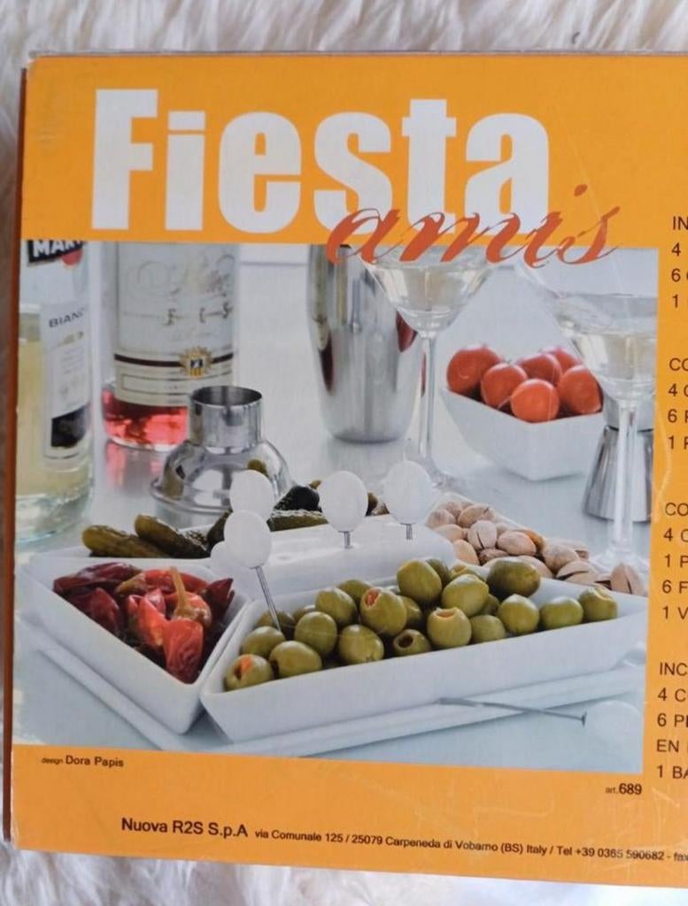 Nieuw Tapasbakjes - Serveerschaal + coctail prikkers etc, Huis en Inrichting, Keuken | Servies, Ophalen of Verzenden, Nieuw, Porselein