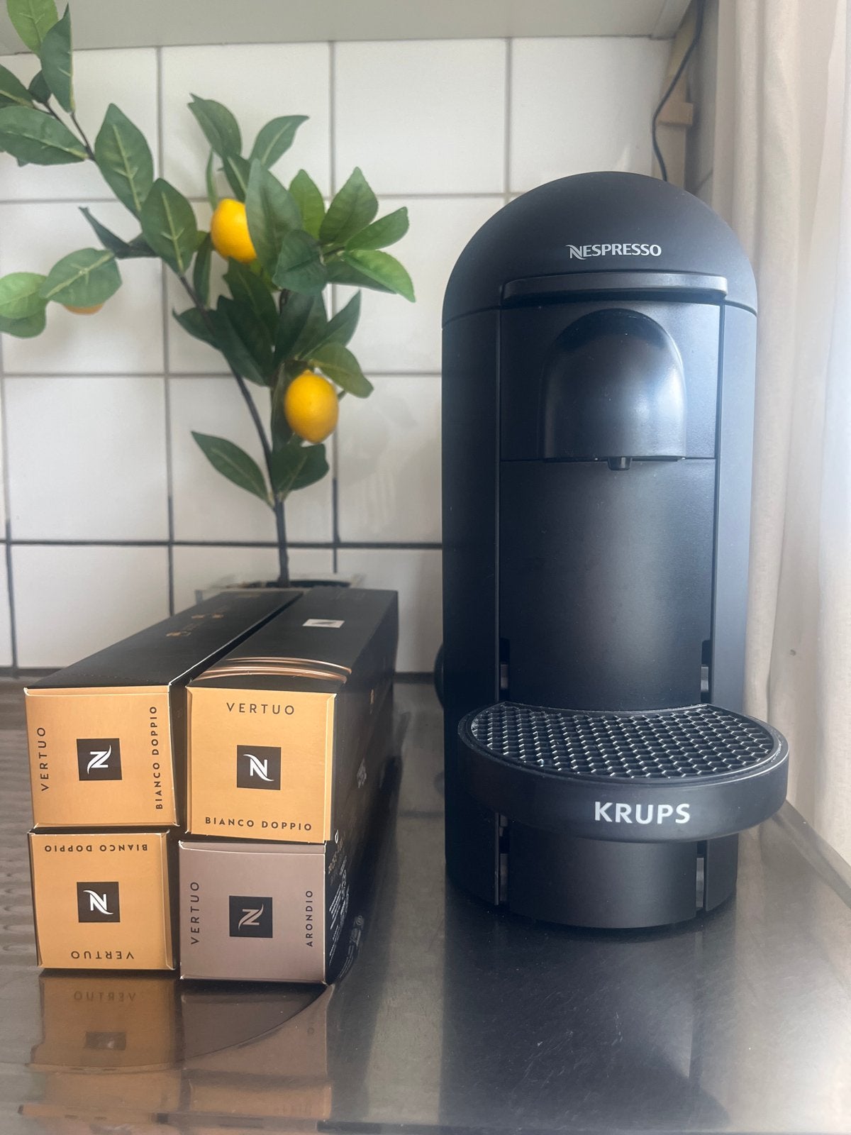 Nespresso Vertuo Next koffiemachine met capsules, Ophalen, Koffiemachine, Zo goed als nieuw, 2 tot 4 kopjes