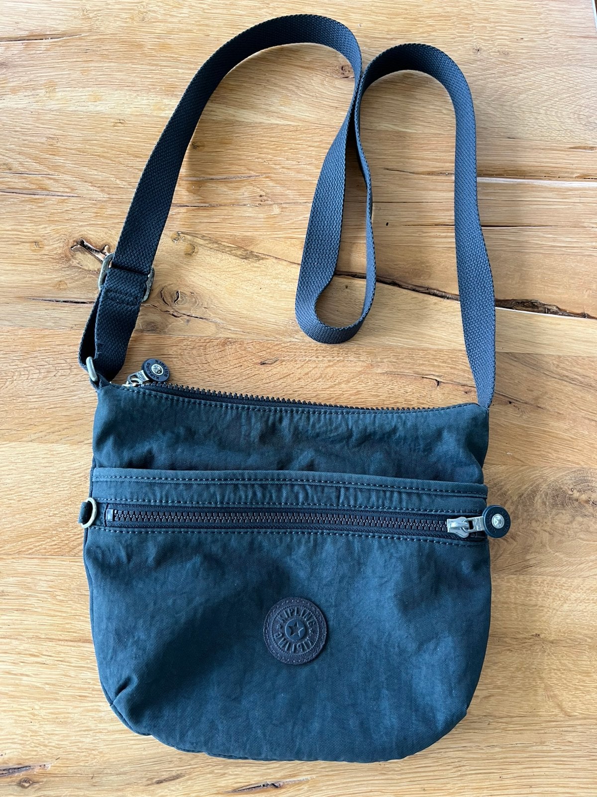 Kleine Kipling schoudertas, Sieraden, Tassen en Uiterlijk, Ophalen of Verzenden, Zo goed als nieuw, Blauw, Kipling
