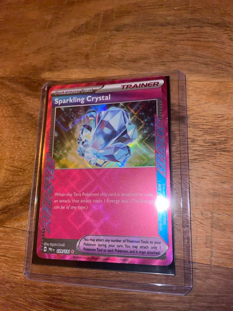 Pokémon TCG Sparkling Crystal Trainer Kaart 129/131, Ophalen of Verzenden, Zo goed als nieuw, Losse kaart, Foil