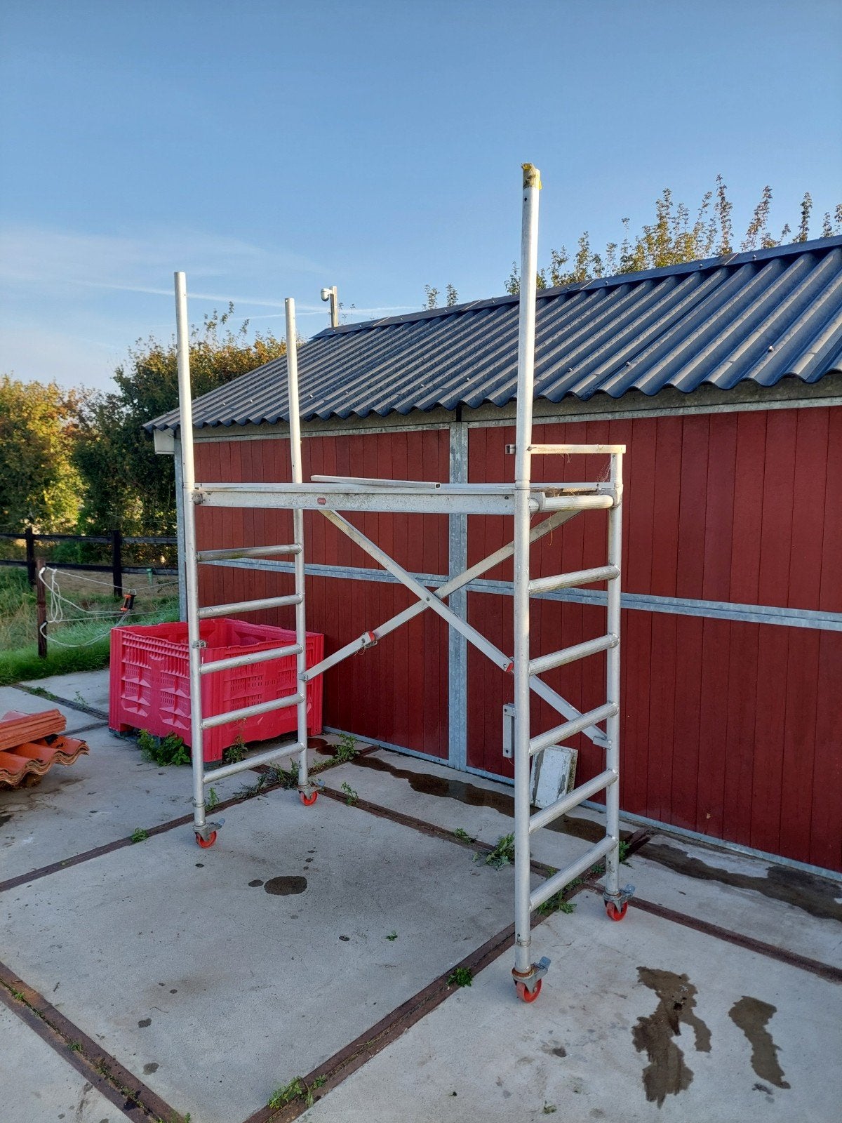 Altrex steiger, Doe-het-zelf en Verbouw, Ophalen, Gebruikt, Rolsteiger of Kamersteiger, Minder dan 2 meter