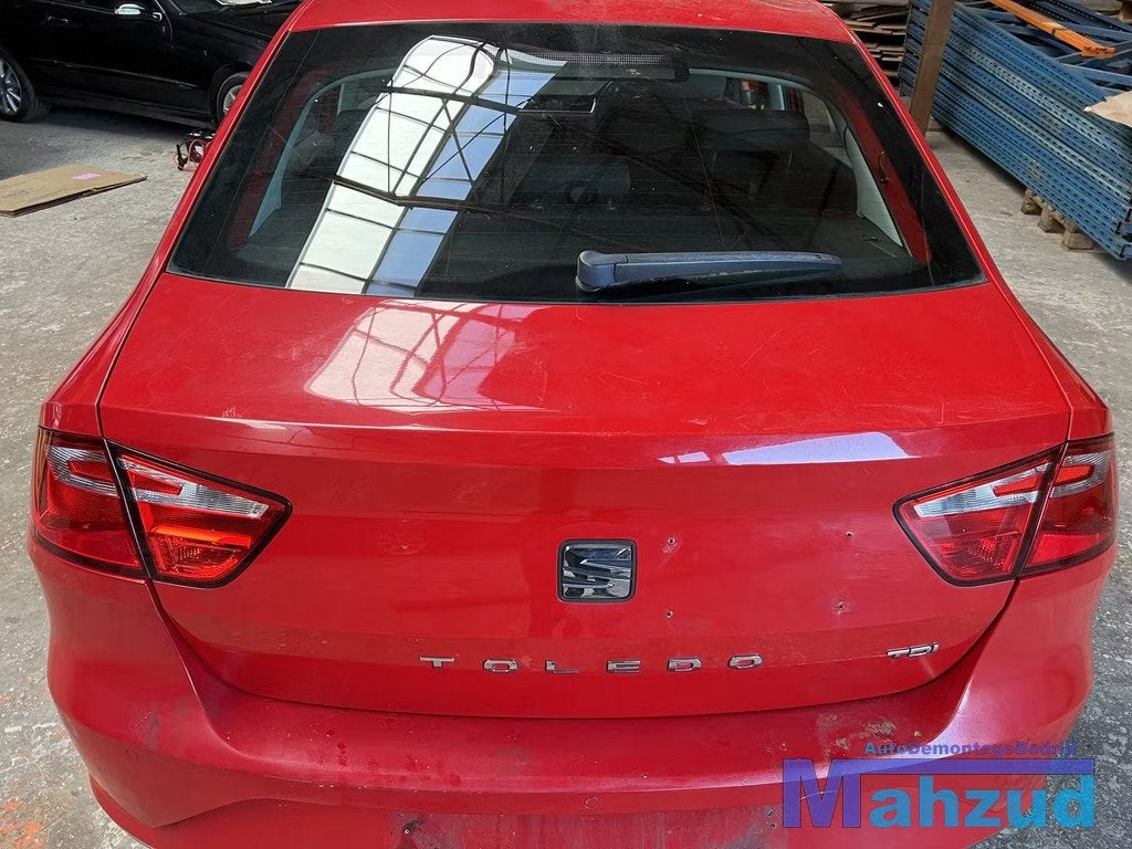 SEAT TOLEDO 4 rood achterklep 2012-2019, Gebruikt, Deur, Autovia A-2, Km 585 585
08760  Martorell, ES, Ophalen of Verzenden