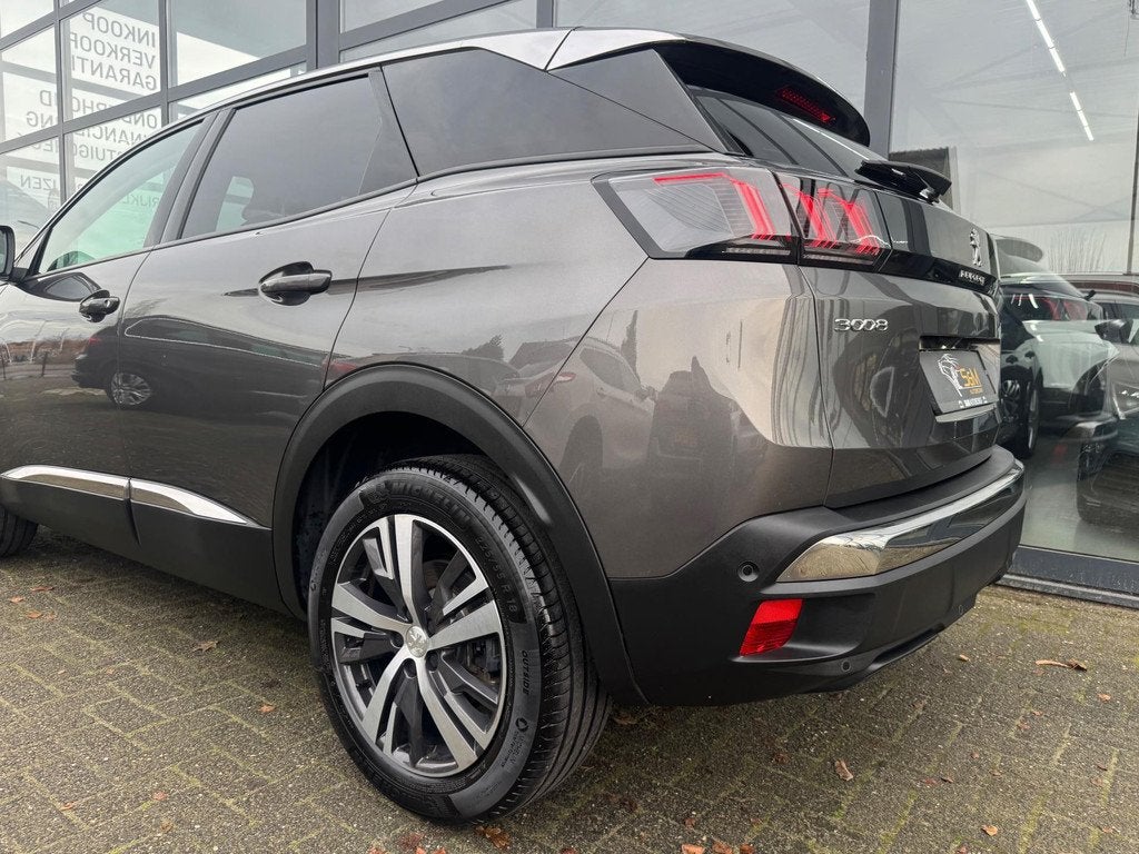 Peugeot 3008 1.2 PureTech Allure, Parkeersensor, Gebruikt, 1199 cc, Leder en Stof