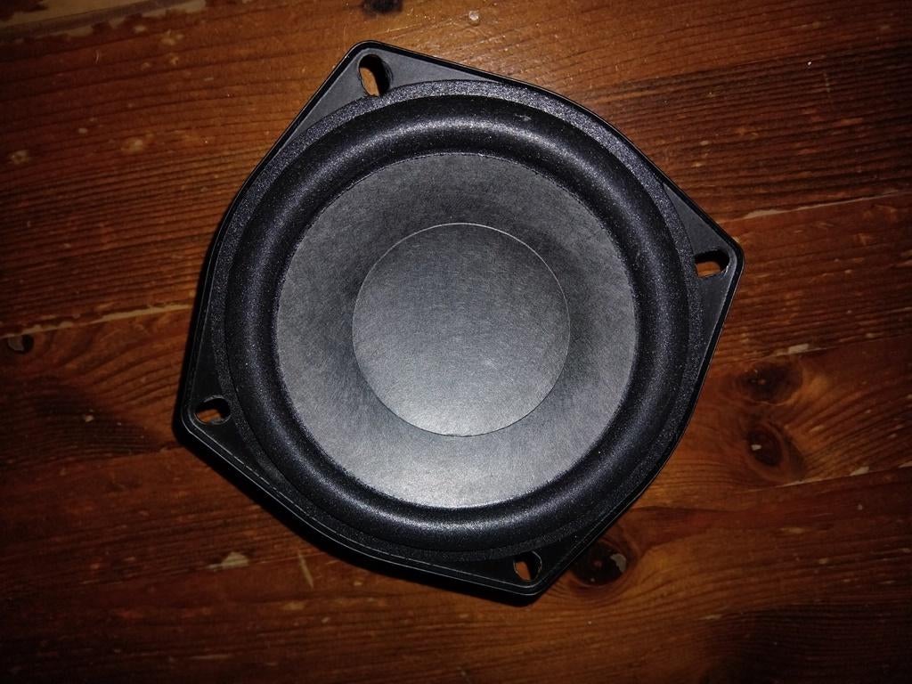 Woofer Logitech for surround speaker Z506, Gebruikt, Minder dan 60 watt, Front, Rear of Stereo speakers, Ophalen