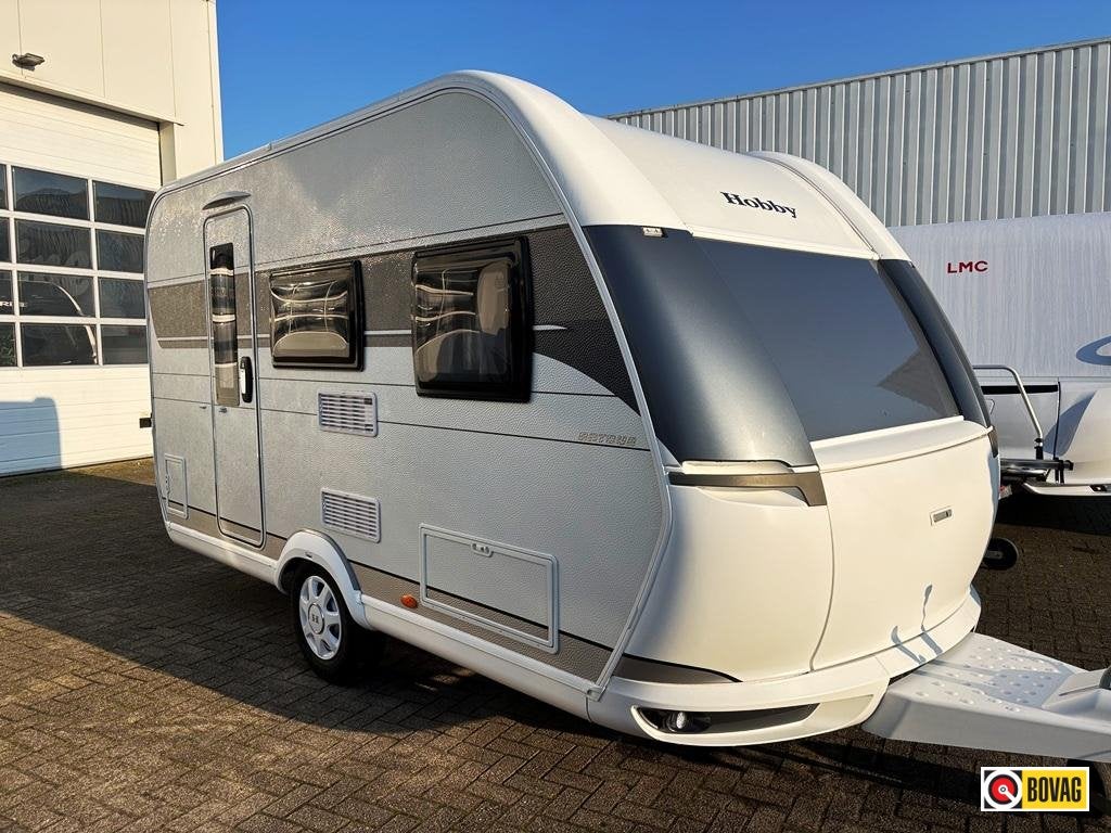 Hobby On Tour 390 SF, Schokbreker, Hobby, Treinzit, Tot en met 3