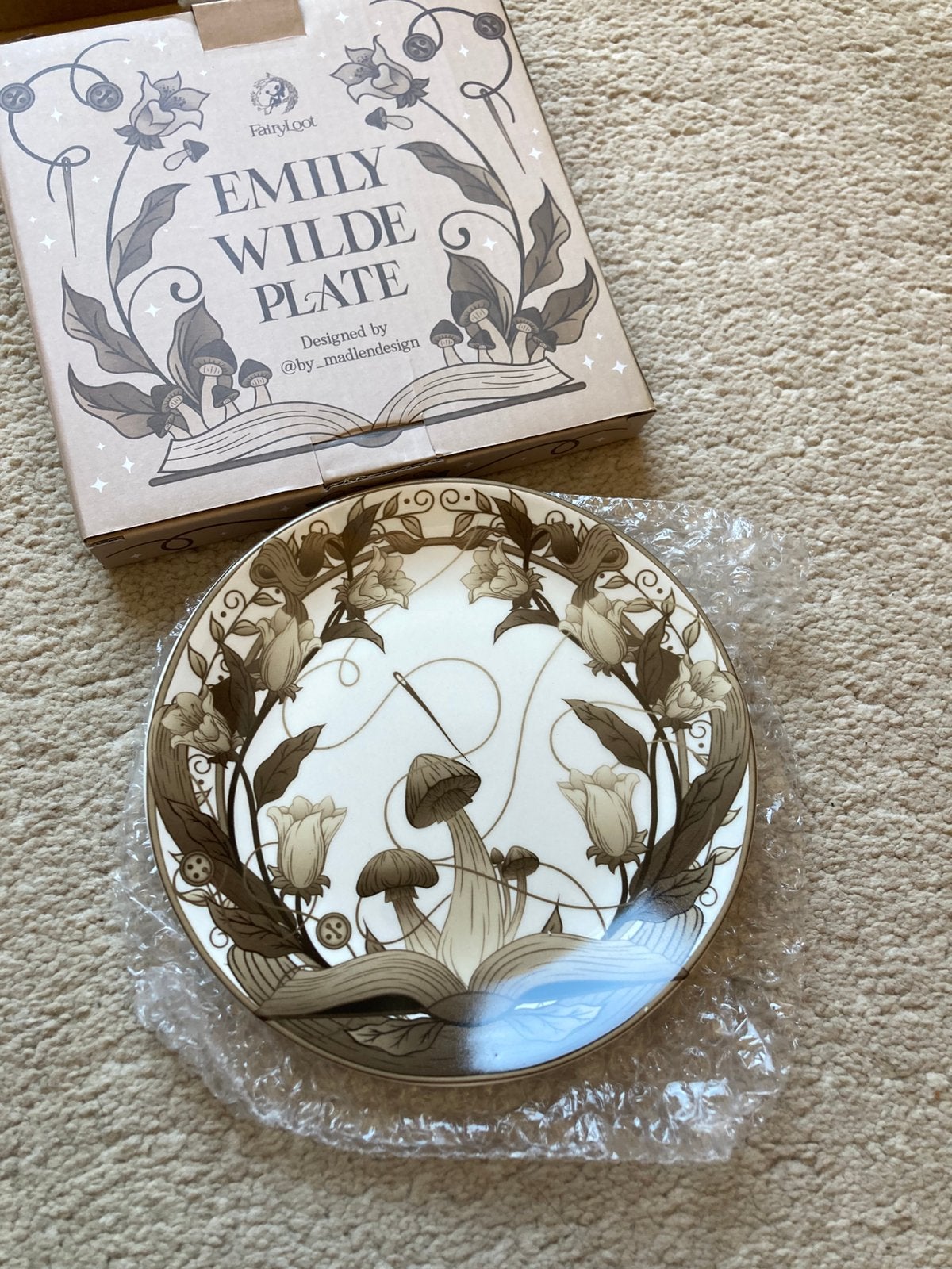 Fairyloot Emily Wilde ceramic plate YA, Ophalen of Verzenden, Nieuw