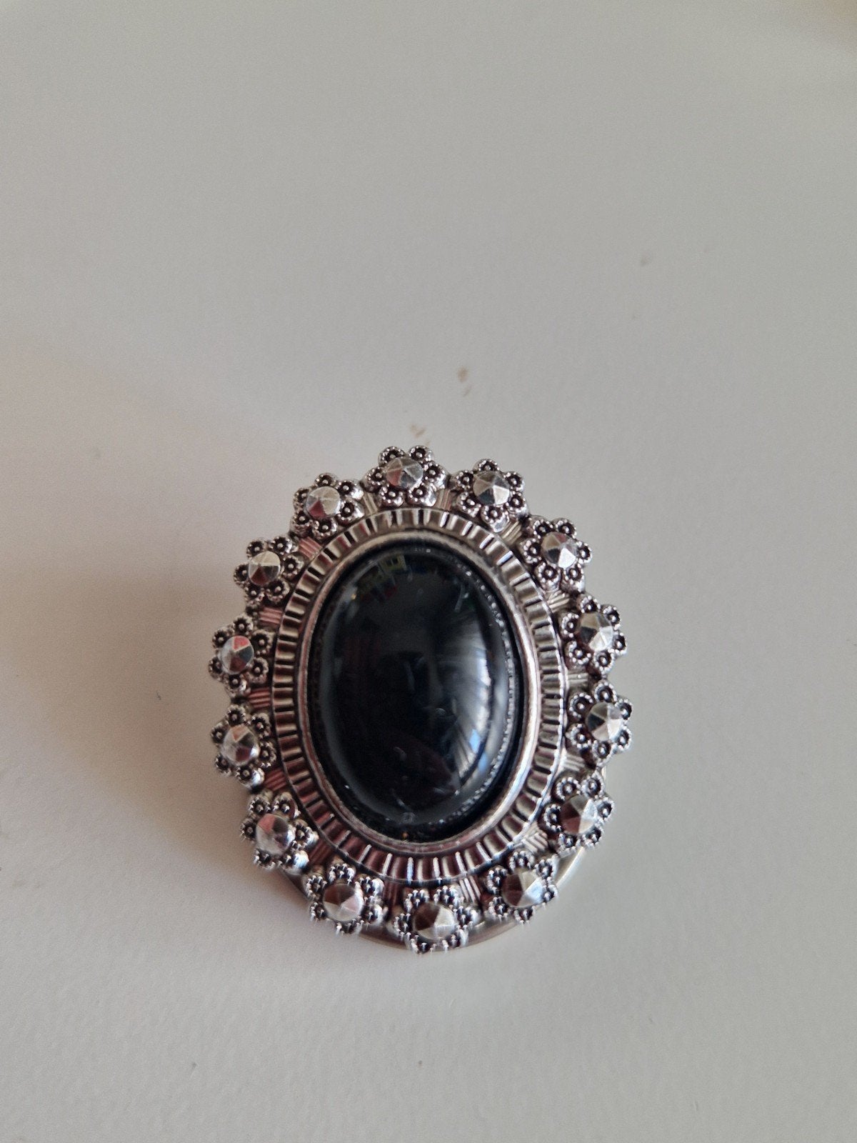 Vintage sjaalklem zwarte steen.n, Verzenden, Zwart, Overige materialen