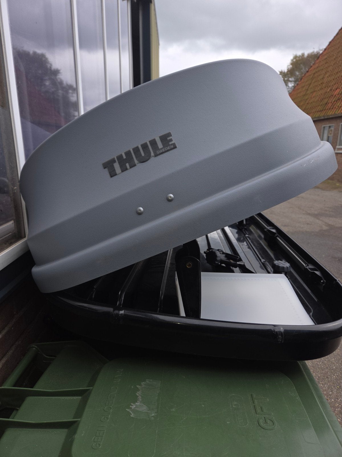 Thule Pacific 200 Dakkoffer - Grijs, Auto diversen, Ophalen, Gebruikt
