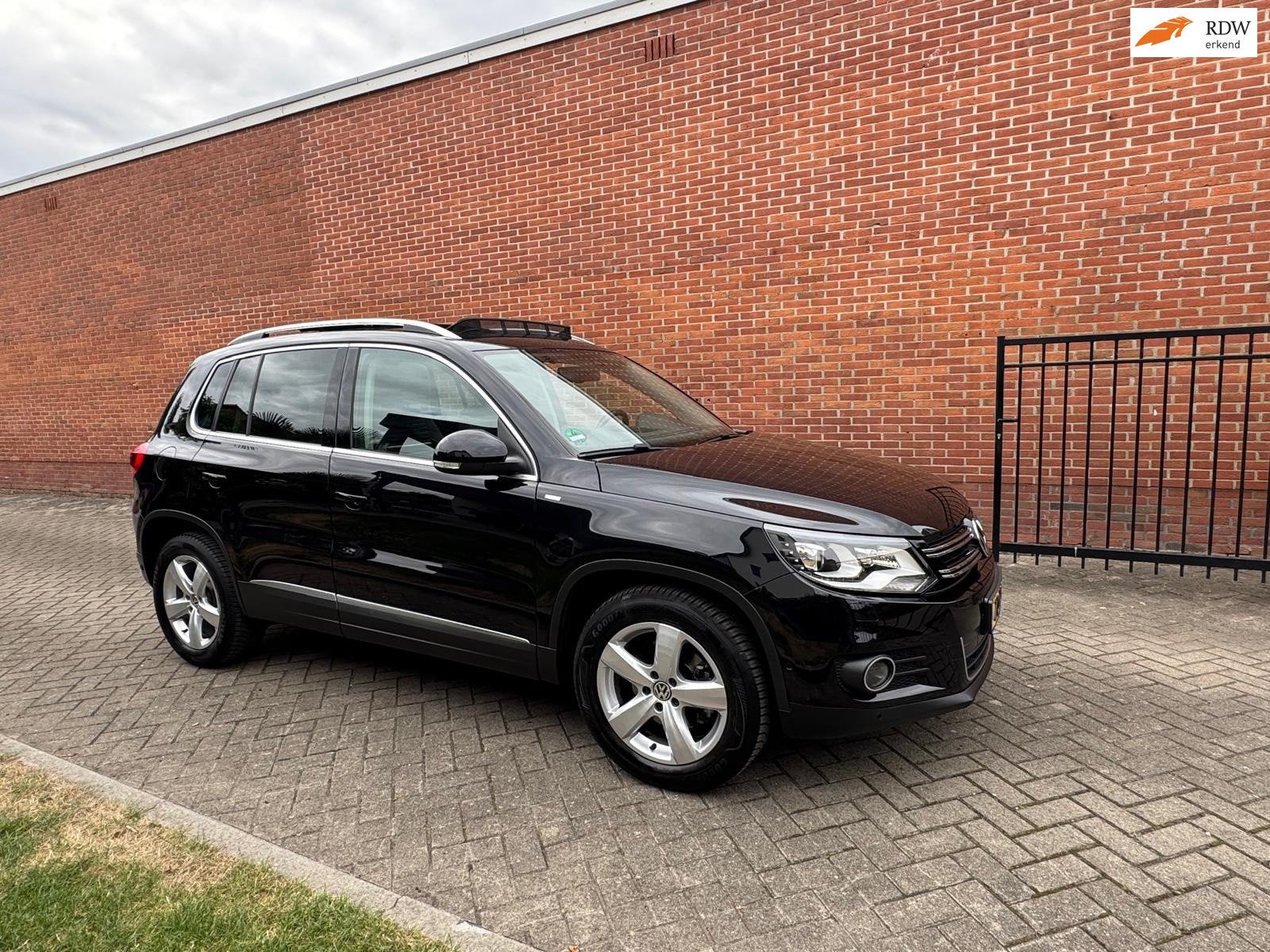 Volkswagen Tiguan 1.4 TSI Cup Edition Navi Pano Cruise Xenon, Auto's, Voorwielaandrijving, 15 km/l, Gebruikt, 4 cilinders