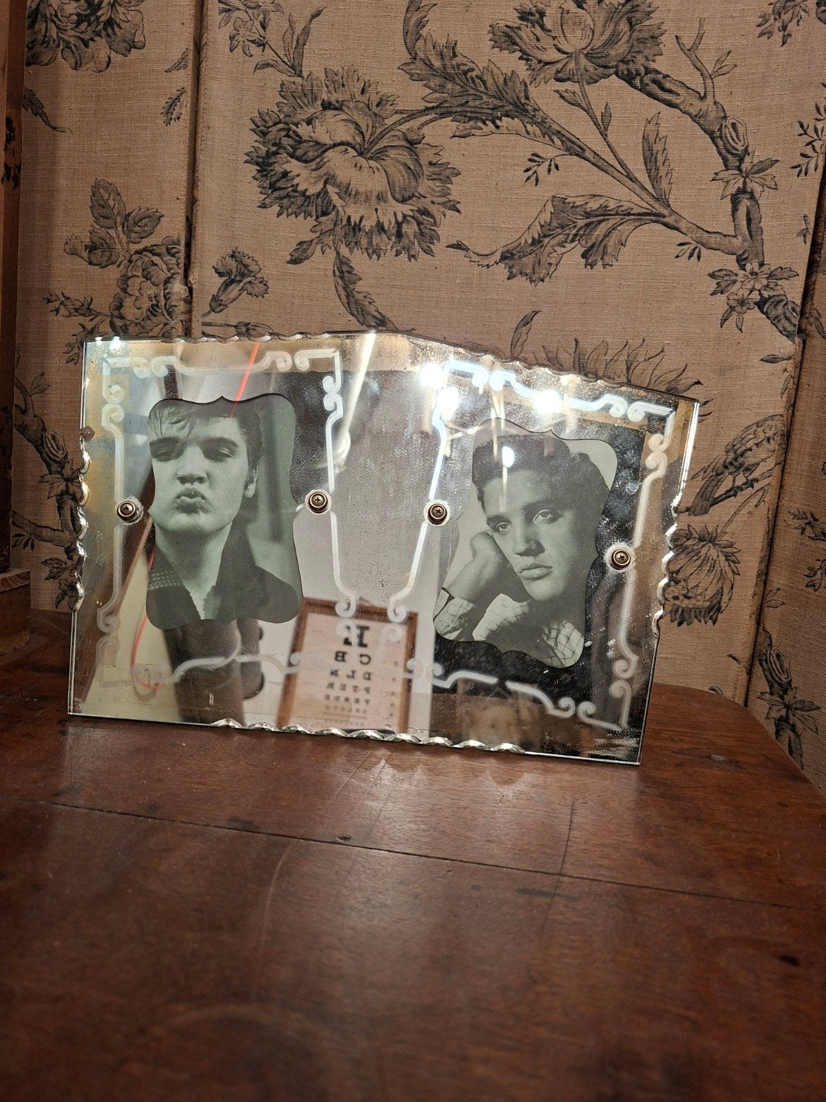 Vintage spiegel fotolijst met Elvis Presley foto's, Gebruikt, Ophalen of Verzenden, Glas, Fotolijst
