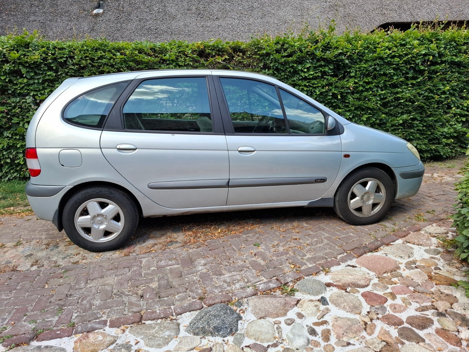Renault Scénic 1.6 16V 2003 Grijs, Auto's, 1225 kg, 4 cilinders, Origineel Nederlands, Handgeschakeld