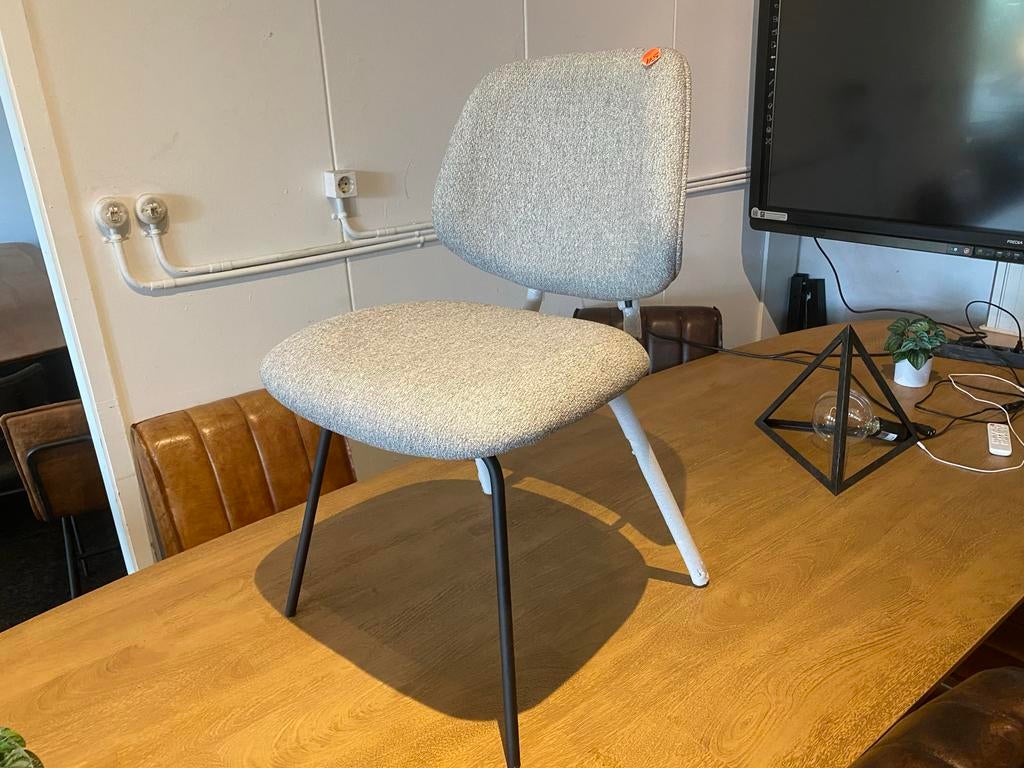 Nieuwe showroom stoelen - B-keuze, nog enkele beschikbaar, Ophalen, Drie, Nieuw, Stof
