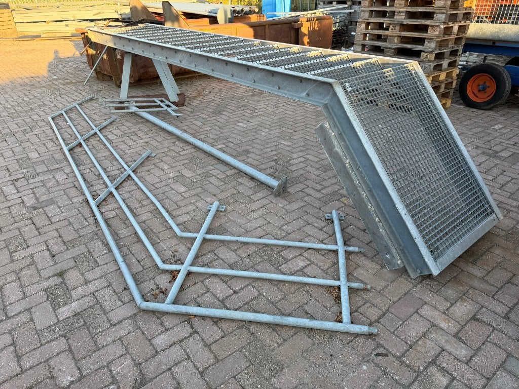 Gegalvaniseerde bordestrap + leuning | 16 treden | steektrap, Ophalen, Gebruikt, Trap, 2 tot 4 meter