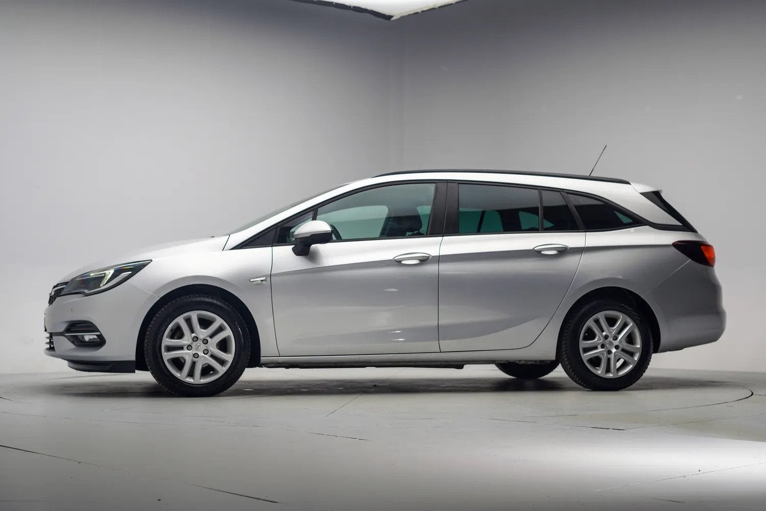 Opel Astra SPORTS TOURER 1.2 Business [ Navi Camera Clima Cr, Automatische klimaatregeling, Gebruikt, 1199 cc, Origineel Nederlands