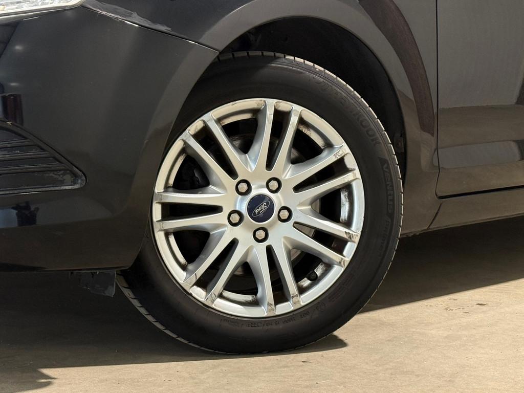 Ford Focus Wagon 2.0 Titanium PDC Automaat Stoelverwarming 1, Auto's, Ford, Stof, Gebruikt, Zwart, Zwart