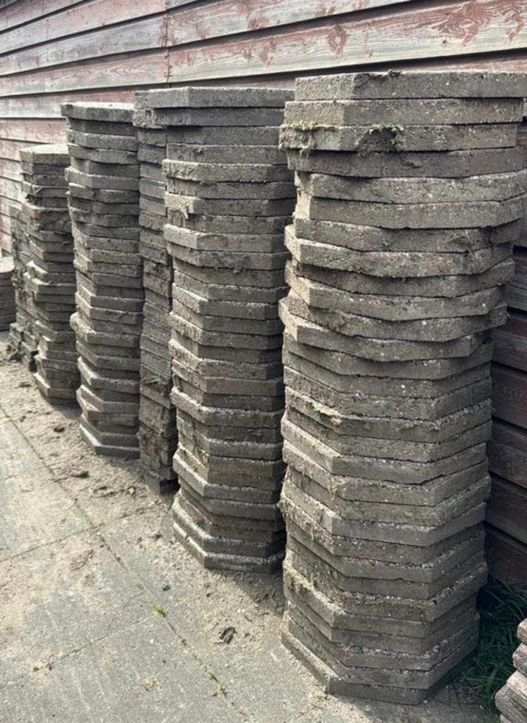 GRATIS - 45m2 grindtegels, Tuin en Terras, Tegels en Klinkers, Ophalen, Gebruikt, Beton, Terrastegels