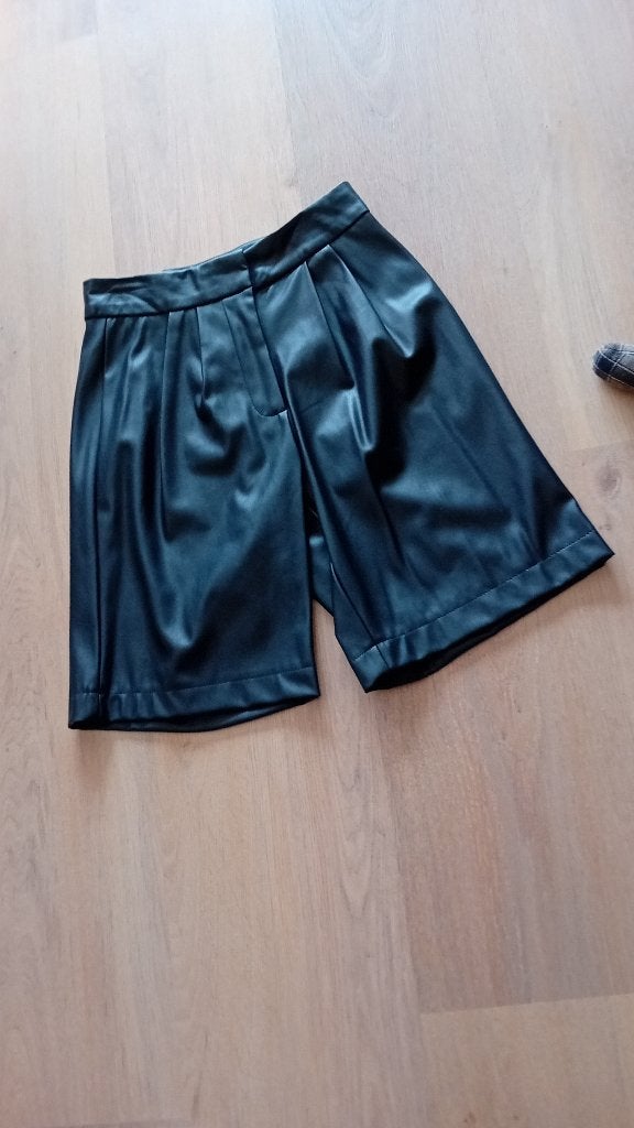 Bermuda/ Broek rokje nep leer nieuw maat S, Zwart, Nieuw, Ophalen of Verzenden, Maat 36 (S)