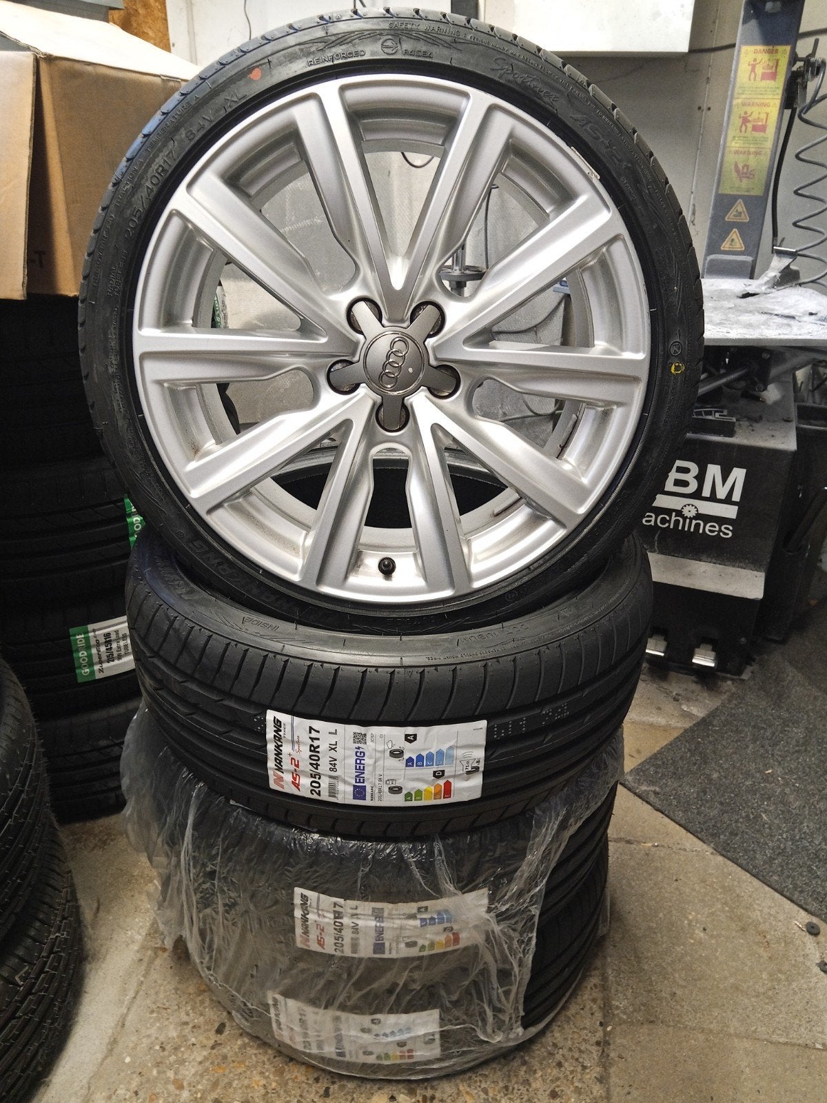 audi a1 OEM 205-40-17+NIEUWE BAND velgenset polo Ibiza 5x100, Gebruikt, Banden en Velgen, 17 inch, 205 mm