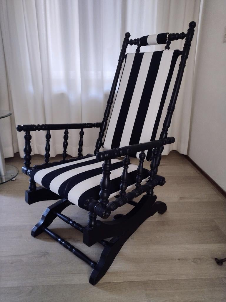 oude schommelstoel, opnieuw gestoffeerd, Ophalen, Gebruikt, Eén
