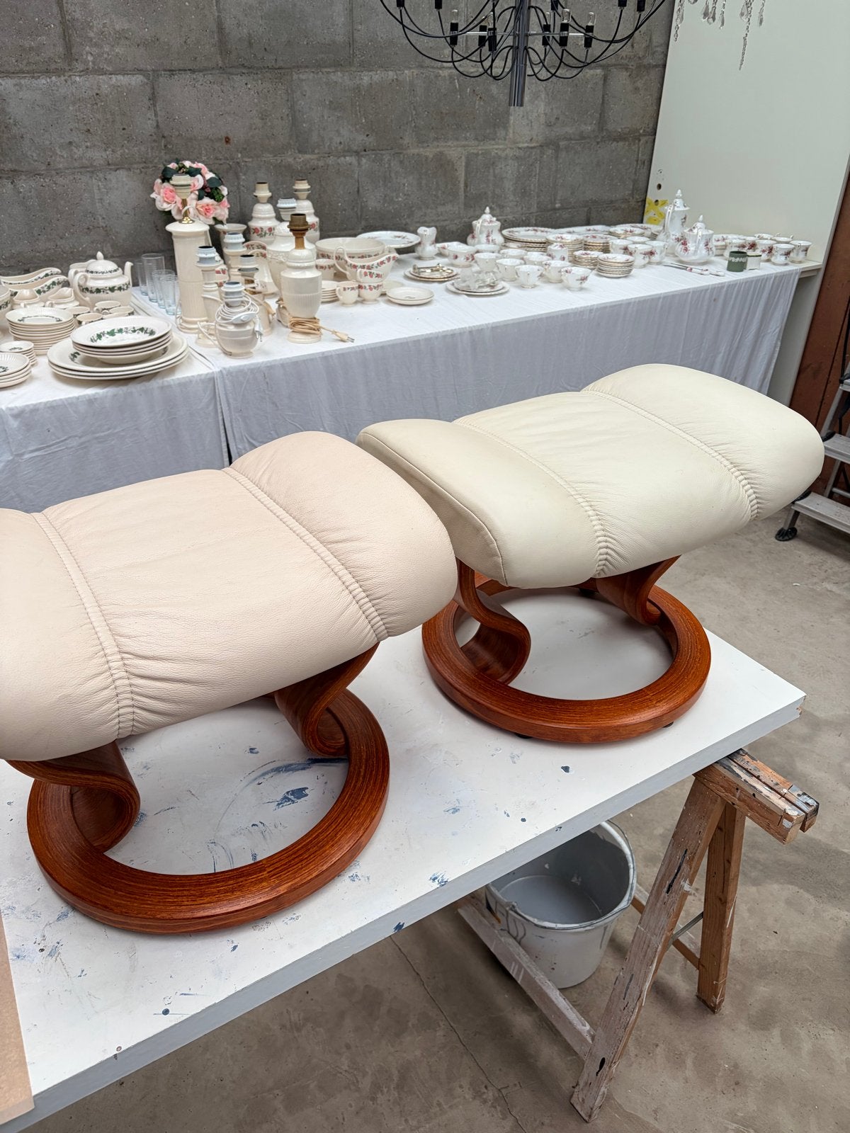 Stressless voetenbankjes - Comfort en stijl, Huis en Inrichting, Ophalen, Minder dan 50 cm, Zo goed als nieuw, Overige vormen