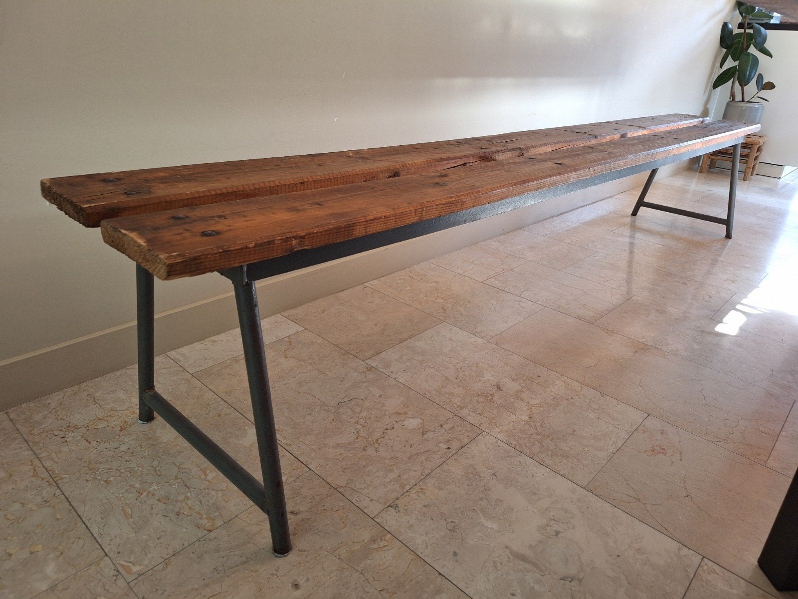 vintage houten bankje, met stalen frame, Minder dan 50 cm, Gebruikt, 200 cm of meer, Rechthoekig
