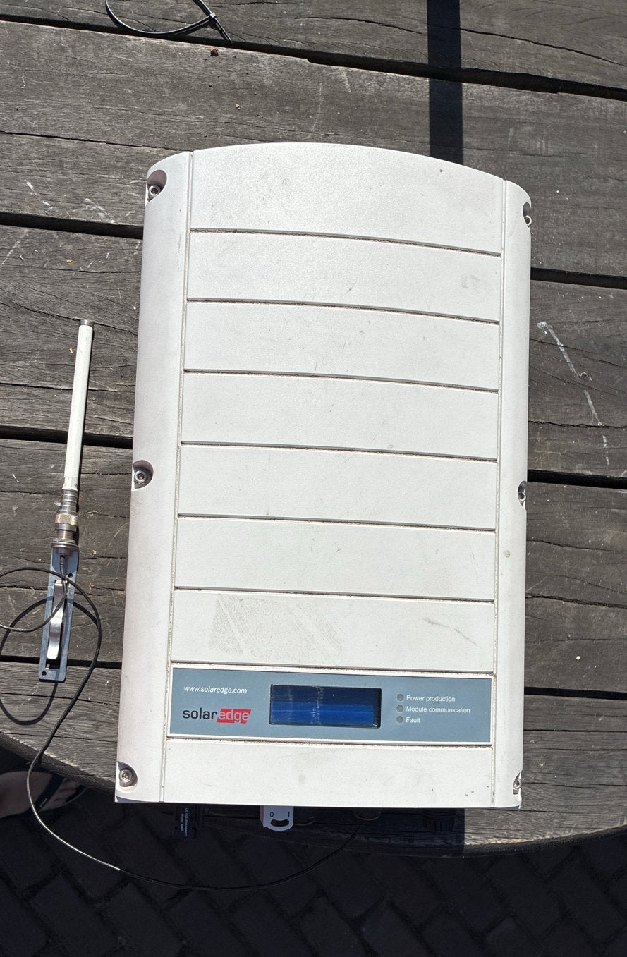 SolarEdge SE3000 omvormer voor zonnepanelen, Doe-het-zelf en Verbouw, Elektra en Kabels, Ophalen, Gebruikt, Overige typen
