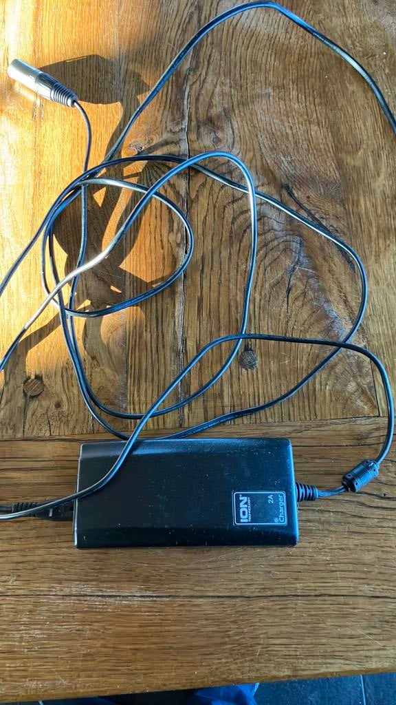 Ion oplader voor elektrische fiets, Fietsen en Brommers, Ophalen of Verzenden, Zo goed als nieuw