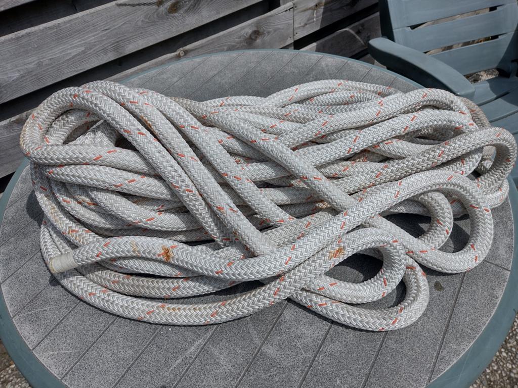 Zware nylon tros van 27,5 m. Dikte 27,5 mm., Watersport en Boten, Ophalen, Nieuw, Toebehoren, Minder dan 15 m²