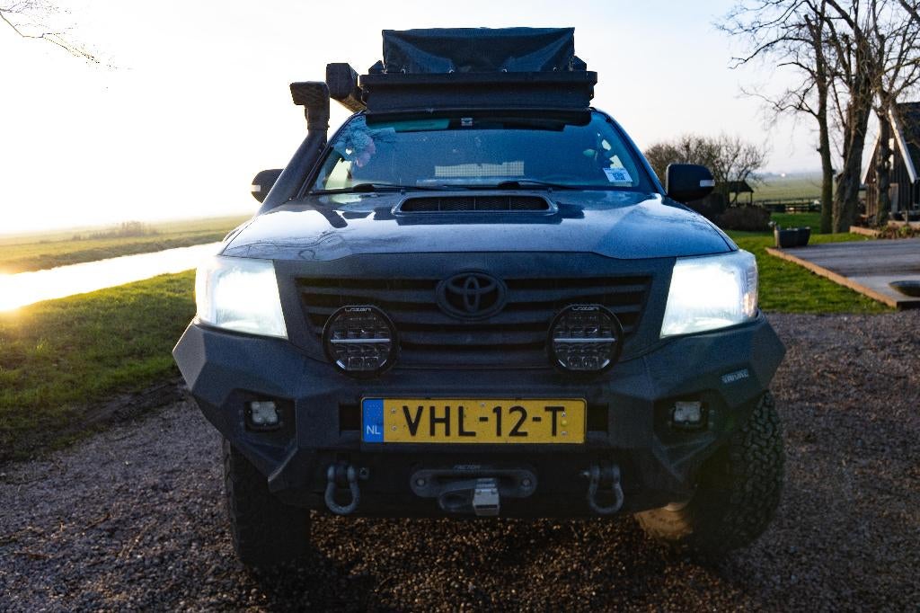 Toyota Hilux 4x4 overland, Caravans en Kamperen, Campers, Particulier, tot en met 2, Buscamper of Camperbus, Overige merken, 5 tot 6 meter
