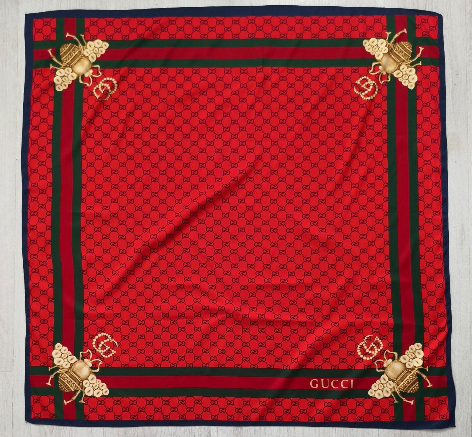 Mooie sjaal Gucci, Verzenden, Zo goed als nieuw, Maat 46/48 (XL) of groter, Sjaal