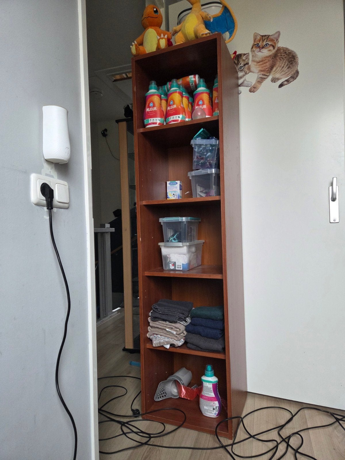Gebruikte kast ruilen tegen Felix kattenvoer, Met plank(en), Minder dan 50 cm, Gebruikt, Ophalen of Verzenden
