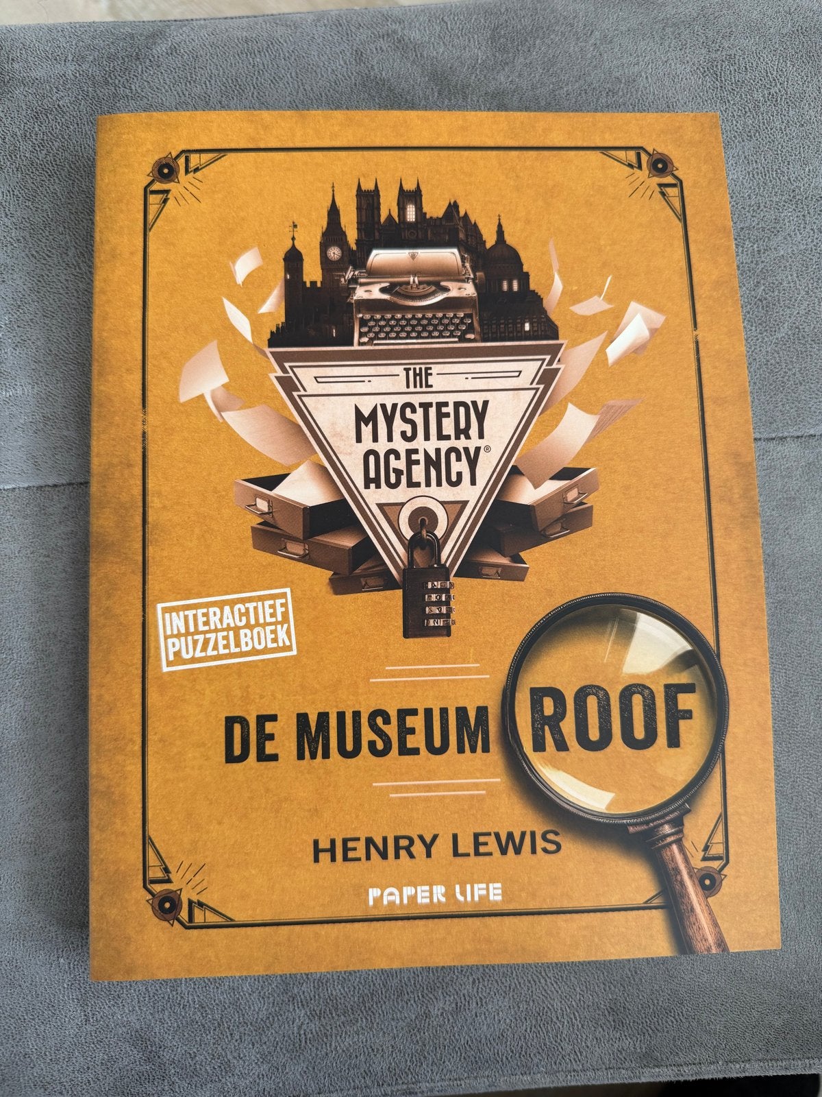Interactief Puzzelboek: The Mystery Agency - De Museum Roof, Ophalen, Nieuw