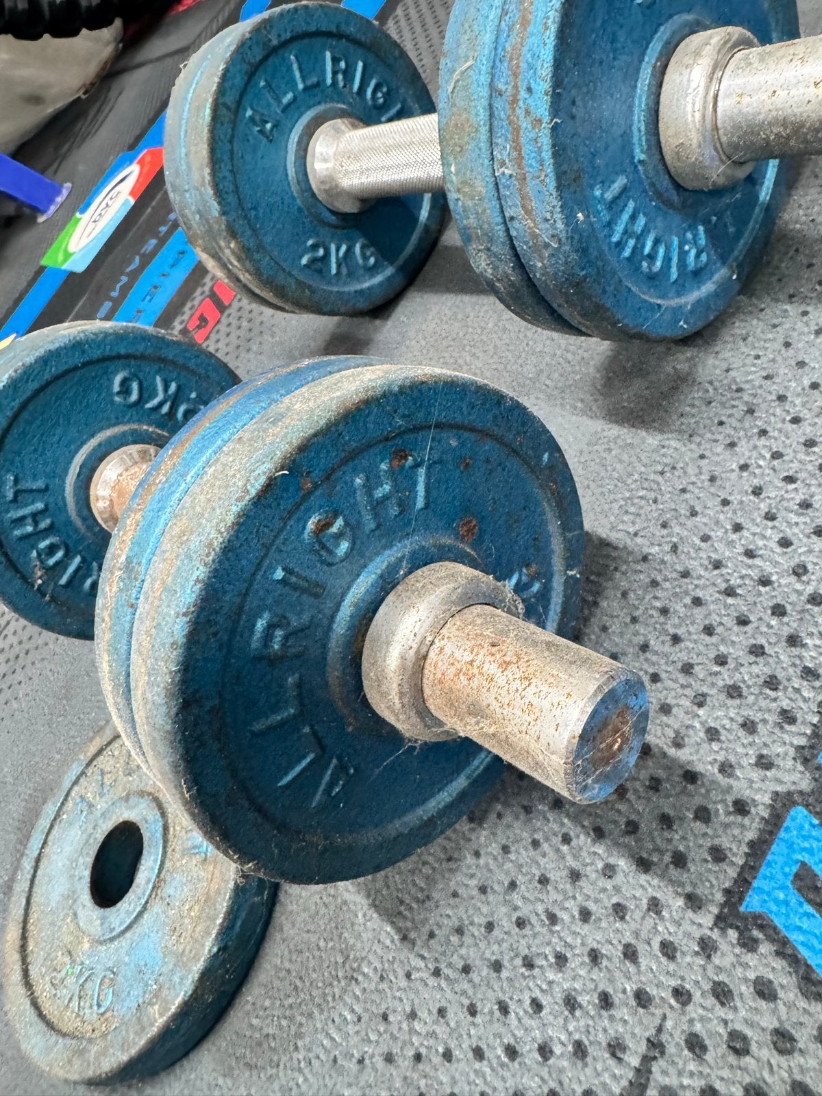 Dumbbell set: 2x 8kg en 1x 2kg, Ophalen of Verzenden, Gebruikt, Armen, Dumbbell