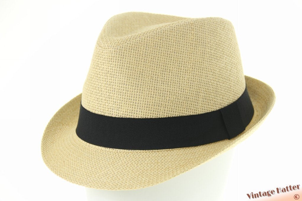 Trilby hoed geel beige gecoat papier 58, 59, 60 en 61 nieuw, Ophalen of Verzenden, Nieuw, 58 of 59 cm (L, 7¼ of ⅜ inch), Hoed