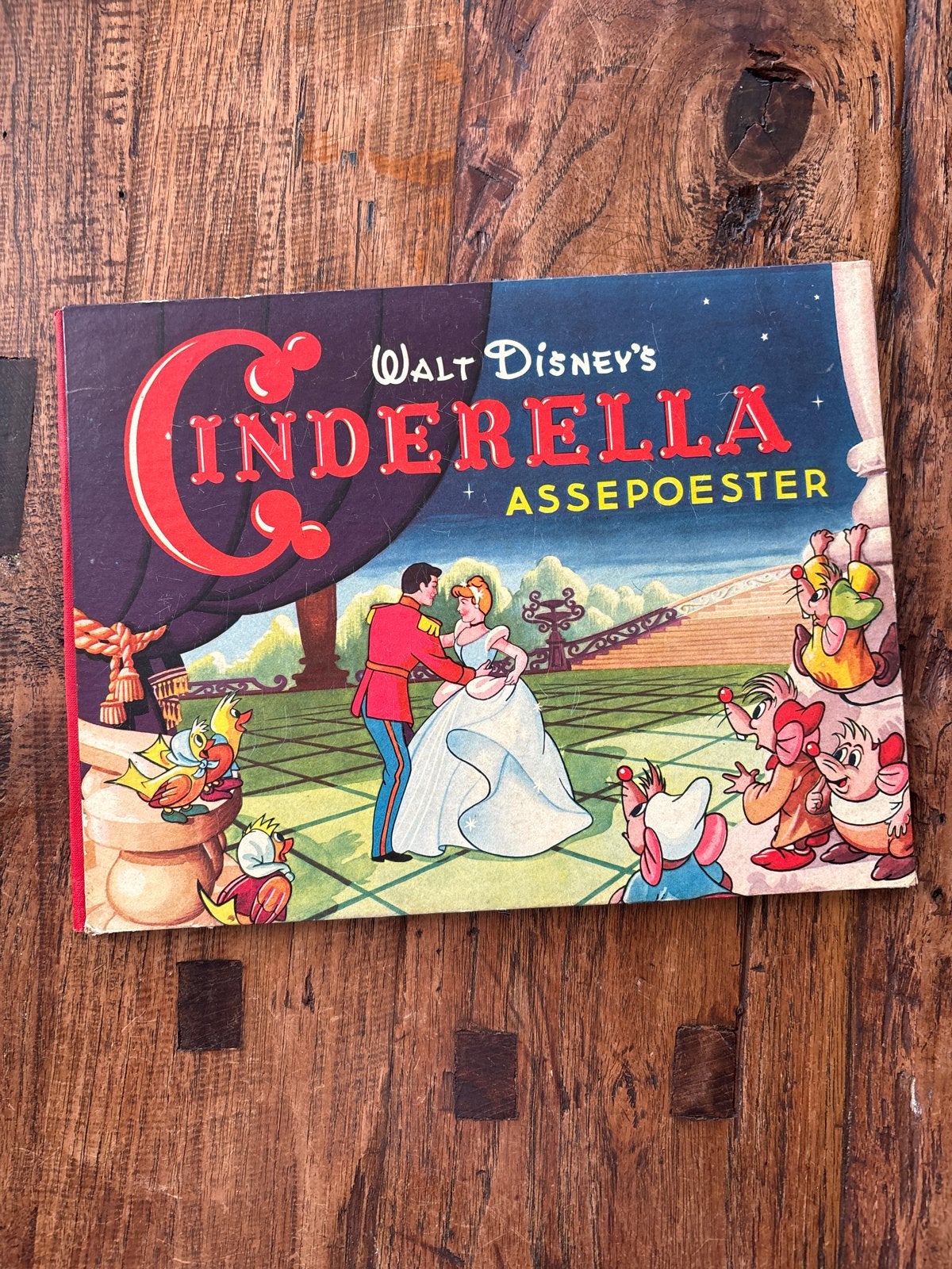 Plaatjesalbum Disney's Cinderella Assepoester - Albert Heijn, Boeken, Ophalen of Verzenden, Gelezen, Plaatjesalbum