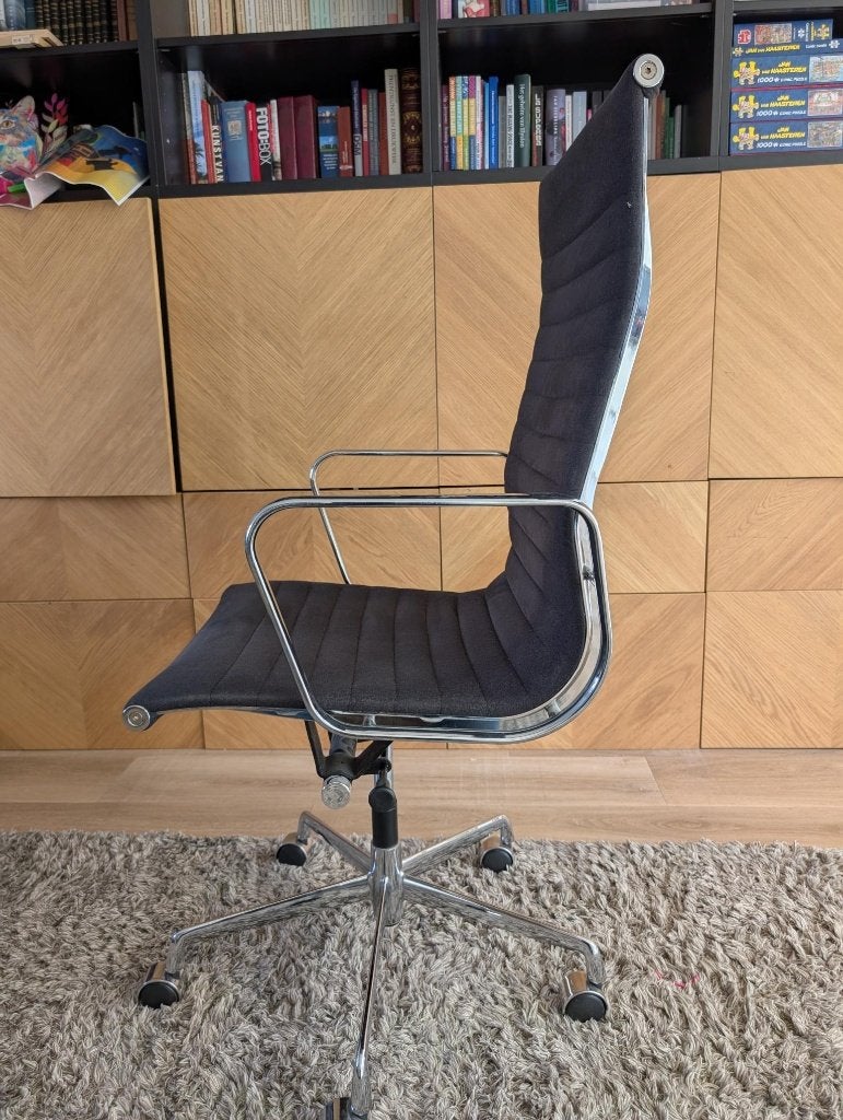 Zwarte Eames Aluminium group EA119 Bureaustoel., Ophalen, Gebruikt, Zwart, Bureaustoel