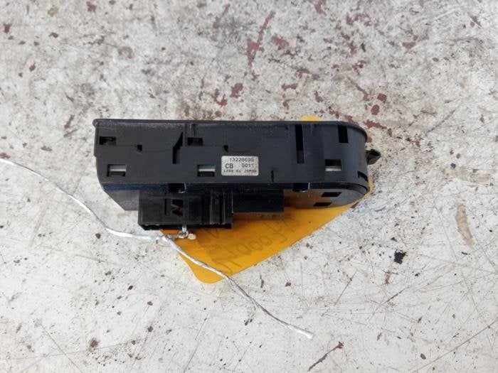 Elektrisch Raam Schakelaar van een Opel Astra, Gebruikt, -, -, Opel