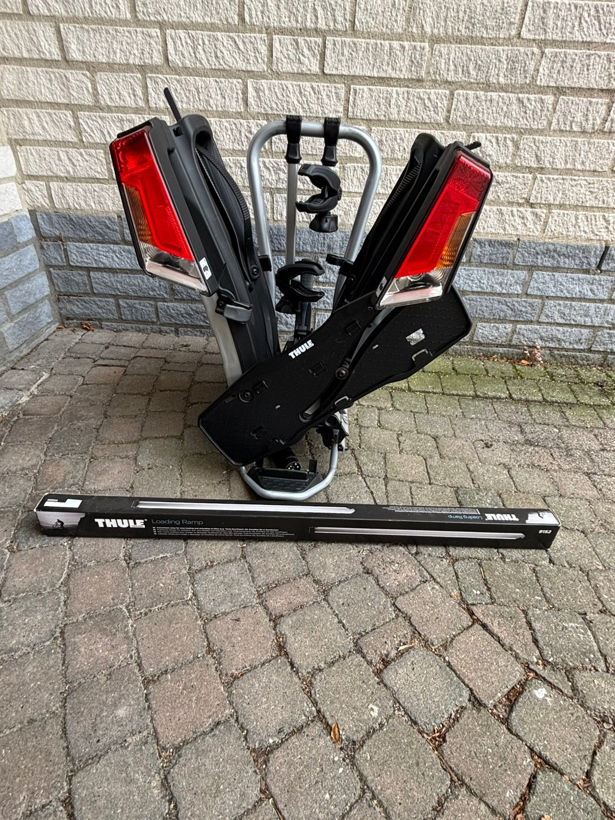 Fietsendrager Thule Easyfold 932 incl. oprijgoot, Auto diversen, Ophalen, Zo goed als nieuw, 2 fietsen, Trekhaakdrager