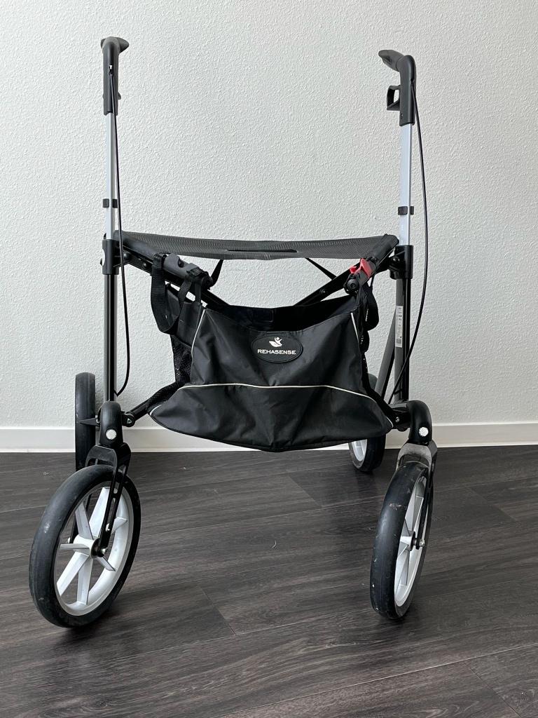 Rollator Explorer zwart, Ophalen, Opvouwbaar, Zo goed als nieuw