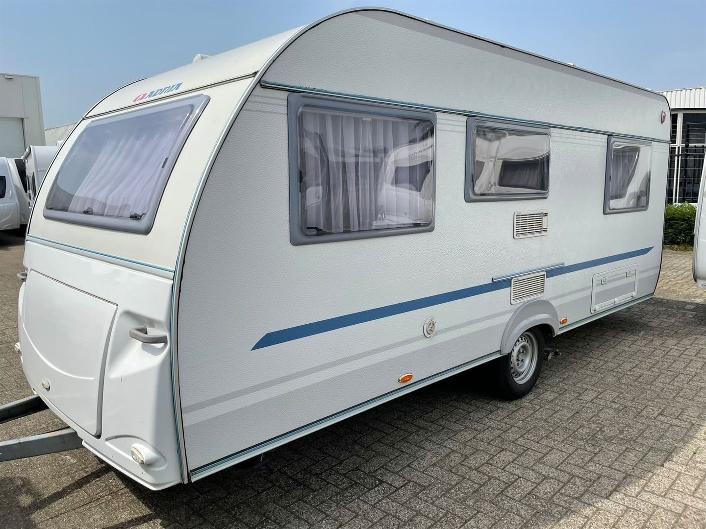 Adria Altea 512 UP bj 2010 met mover, unico boogluifel enzv, Caravans en Kamperen, Caravans, Vast bed, Rondzit, Schokbreker, Bedrijf