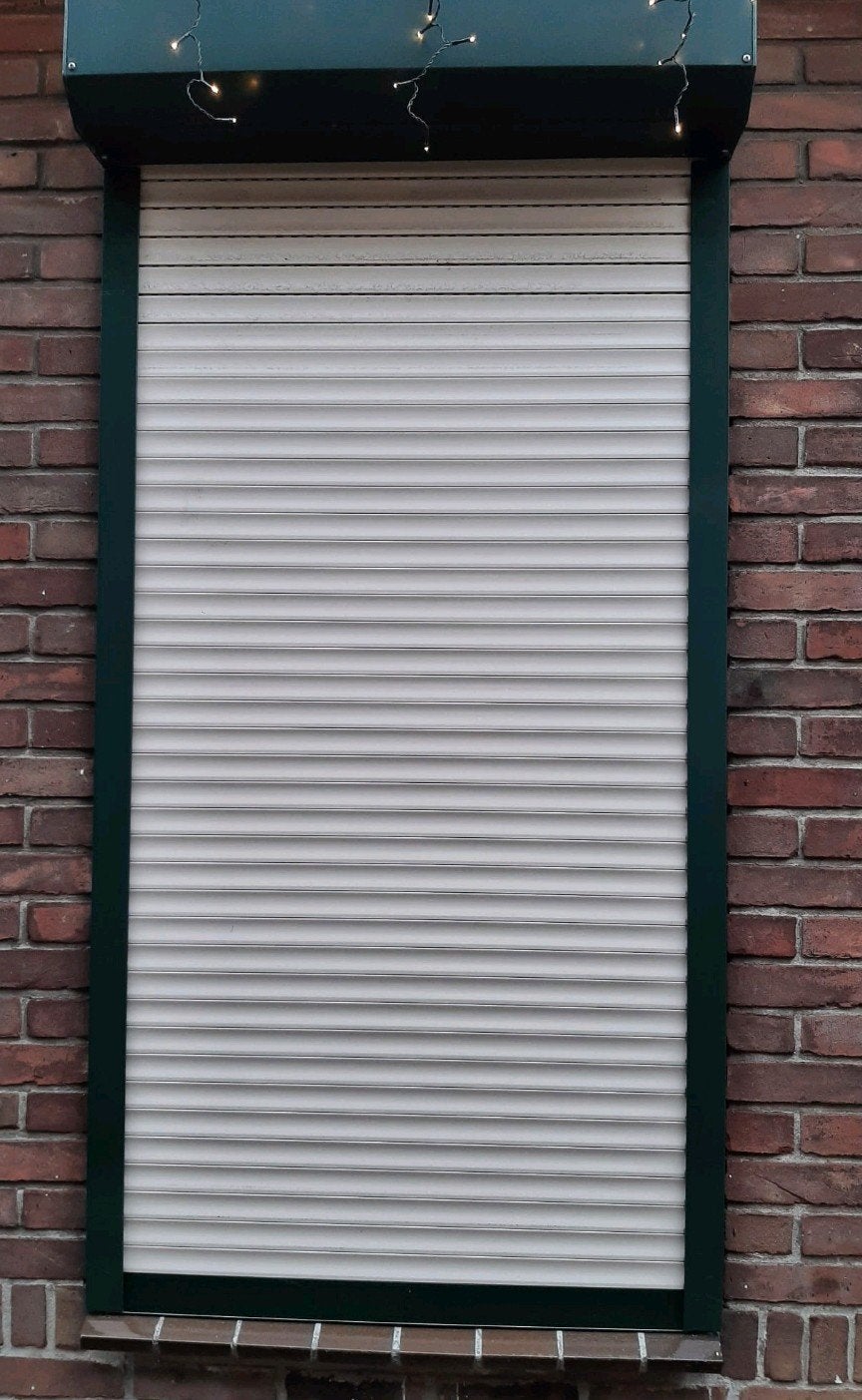 Set van 4 rolluiken compleet met geleiders, Ophalen, Gebruikt, Minder dan 100 cm, Crème of Beige