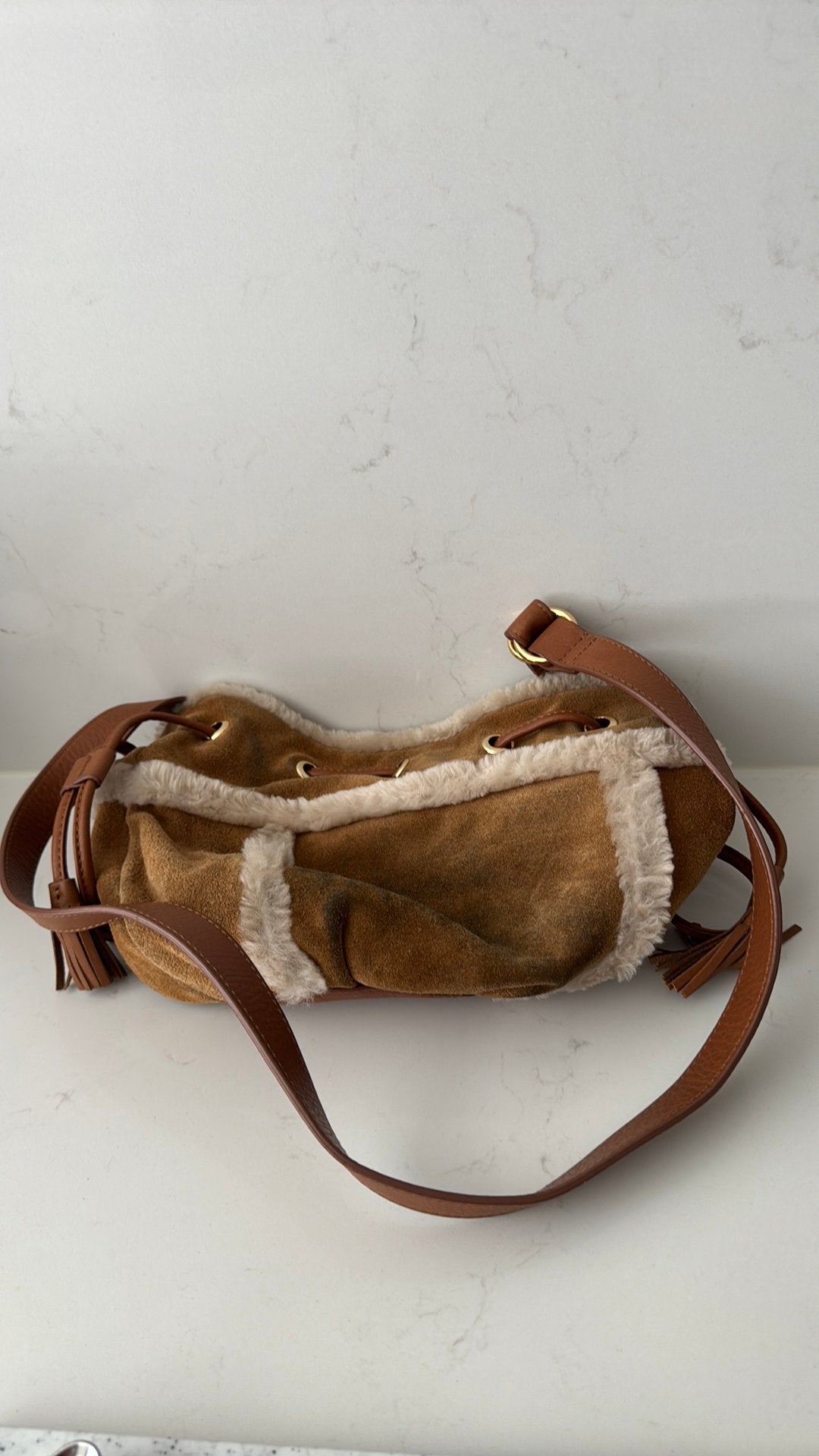 Schoudertas van het merk UGG, Ophalen of Verzenden, Gebruikt, Beige, Schoudertasje