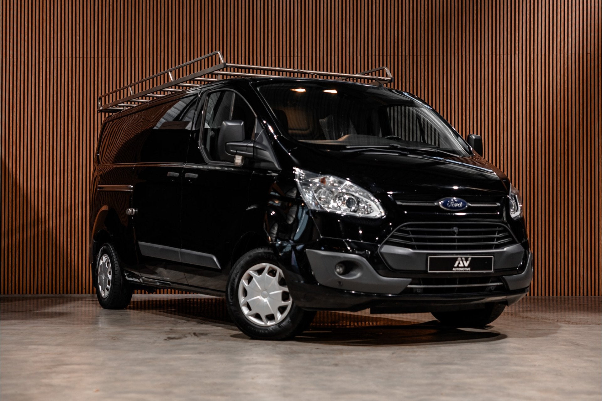 Ford Transit Custom 290 2.0 TDCI L2H1 | Cruise control | Air, Voorwielaandrijving, Stof, 4 cilinders, Zwart