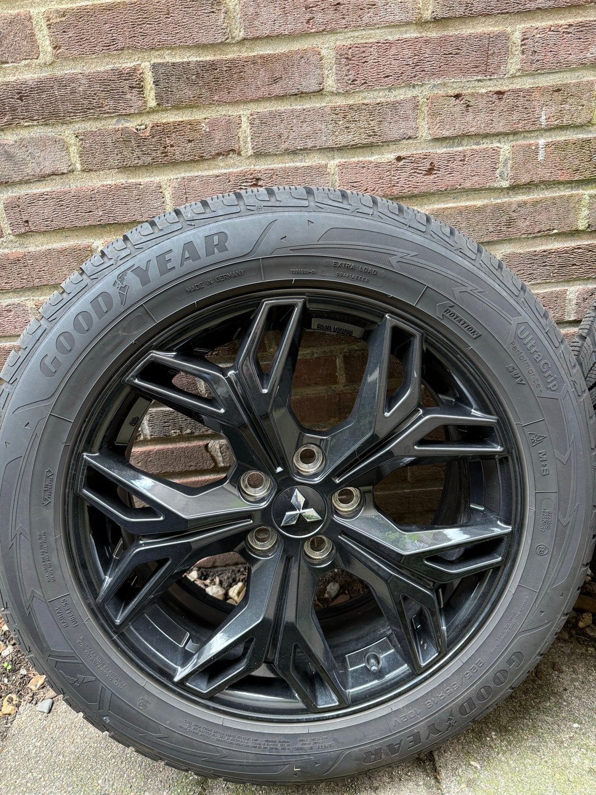 Mitsubishi originele velgen Goodyear UltraGrip Performance+, Ophalen, 18 inch, Gebruikt, Banden en Velgen