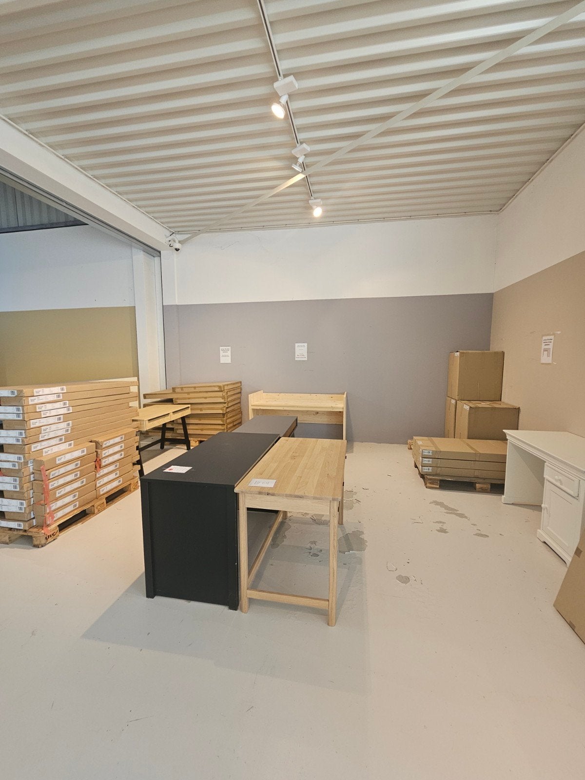Showmodel outlet bureaus, Ophalen, Overige typen, Hout, Zo goed als nieuw
