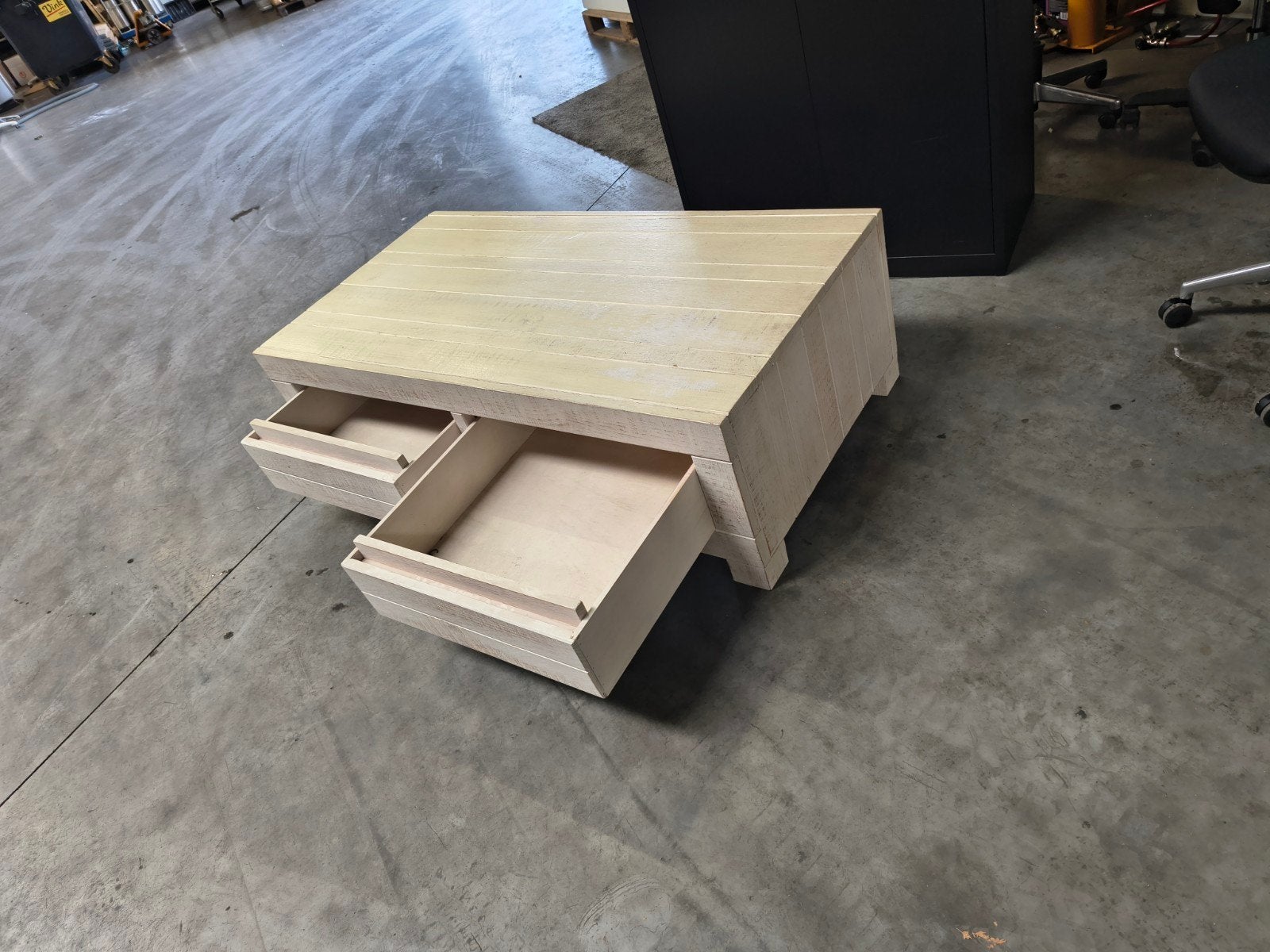 Houten salontafel met lades - Zo goed als nieuw, 50 tot 100 cm, Zo goed als nieuw, 50 tot 100 cm, Ophalen of Verzenden